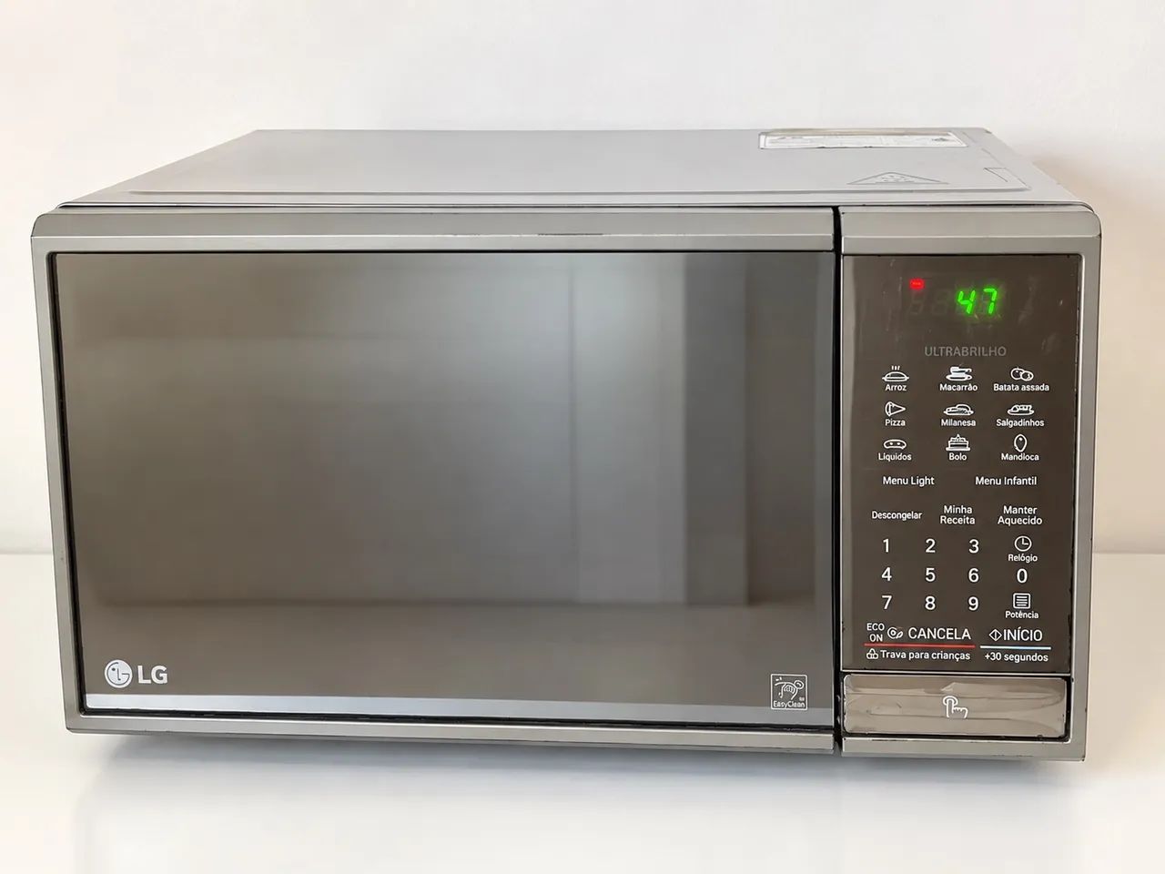 Micro-ondas LG Prata com painel digital