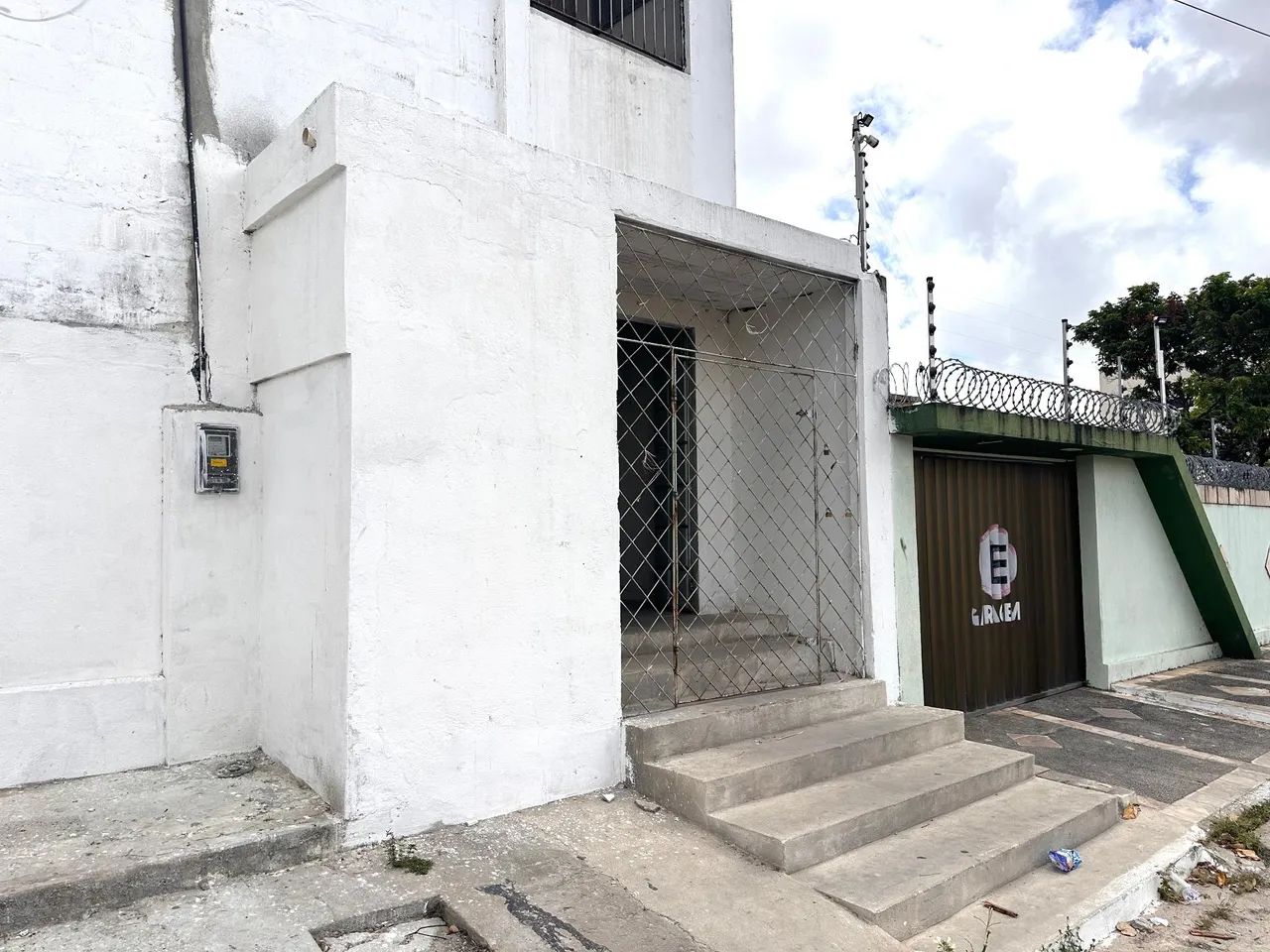 ALUGO PARTE SUPERIOR DE PREDIO LOCALIZADO PRÓXIMO A BR 101 - Foto 2