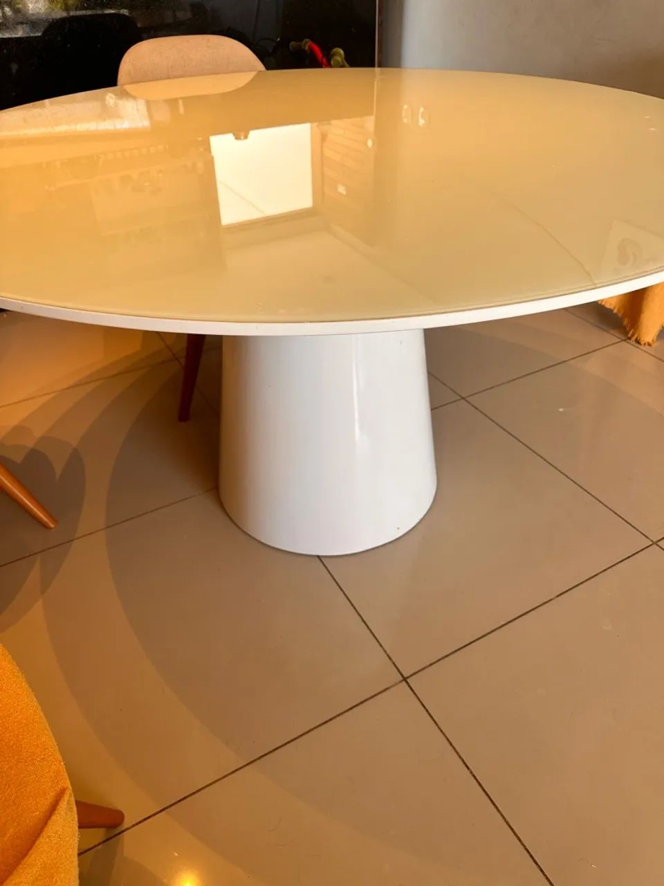 Mesa de Jantar redonda TokStok 1,35 diâmetro - Foto 2