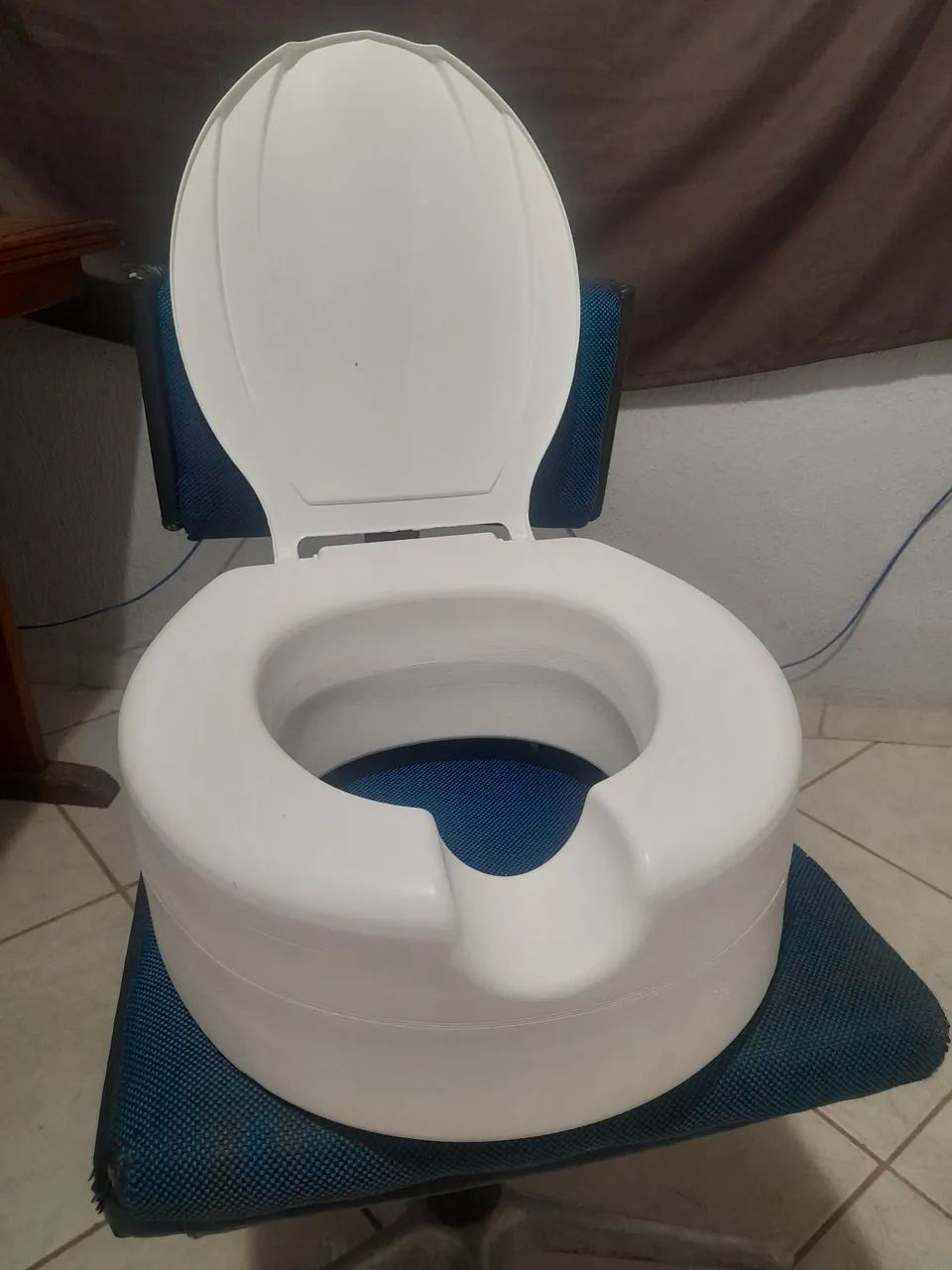 Assento sanitário elevado 
