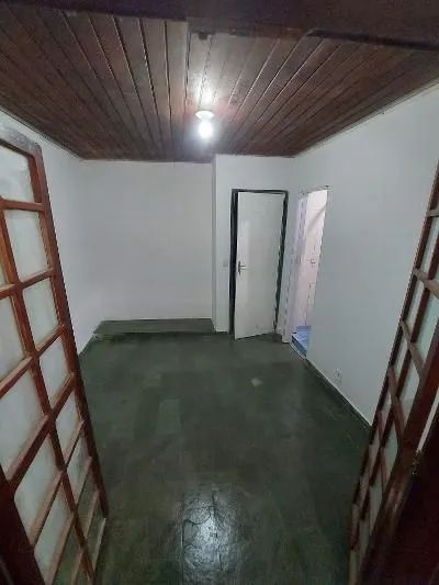 Tijuquinha aluga Kitnet com varanda - Foto 2