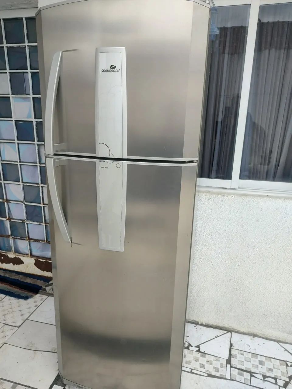 Geladeira continental 