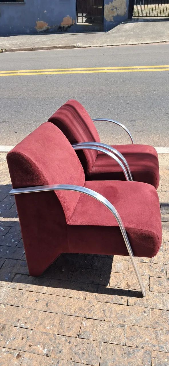 2 poltronas Vênus, cor vermelho vinho. Ótimo estado de conservação. - Foto 2