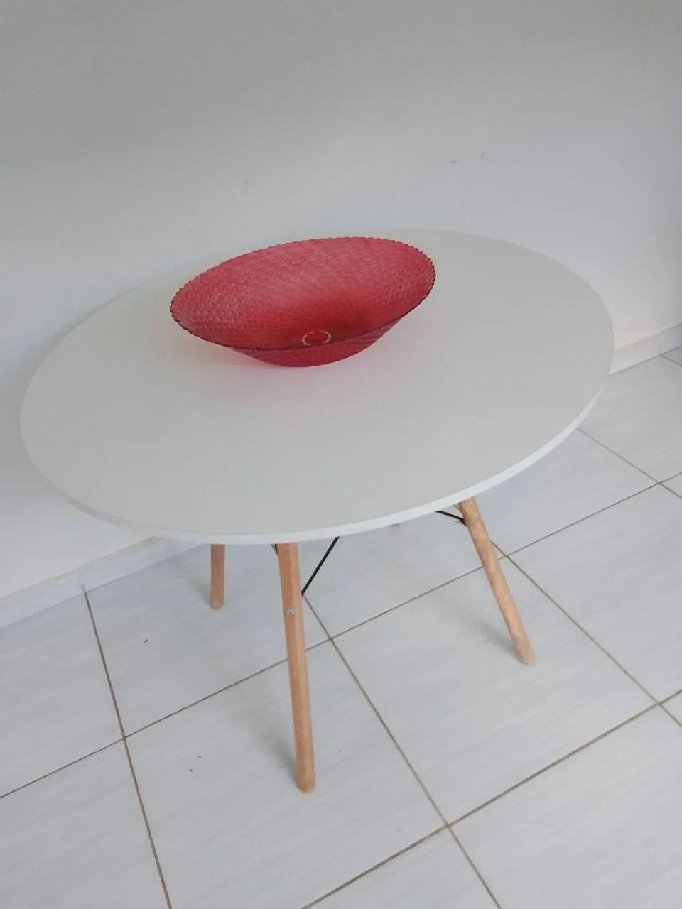 Mesa MDF 90x90 pés palito 