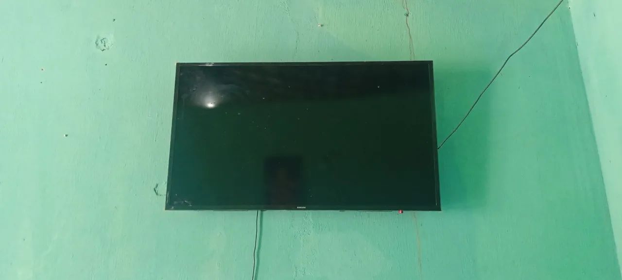 Vende-se televisão Samsung, tem conversa!