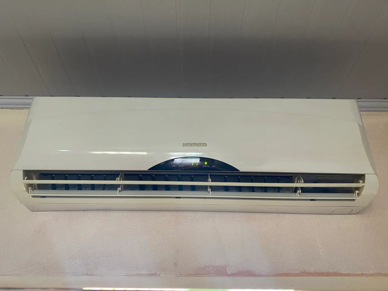 Ar Condicionado Komeco 24.000 BTUs - 220V - Pode testar antes de comprar!