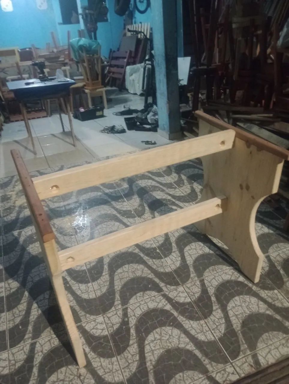 Lindo pé de mesa de madeira maciça 399,00 - Foto 4