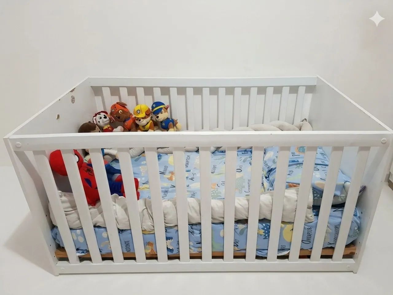 Vendo berço grande e montessoriano 