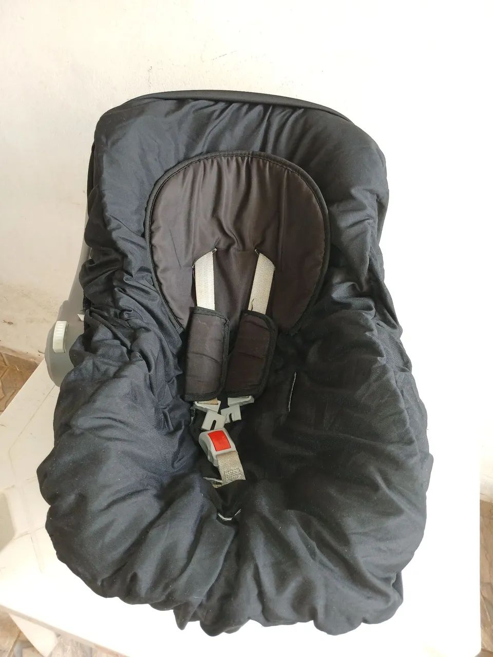 Cadeirinha de Bebê Tutti Baby com Capota e Capa Extra - Conservada - Foto 5