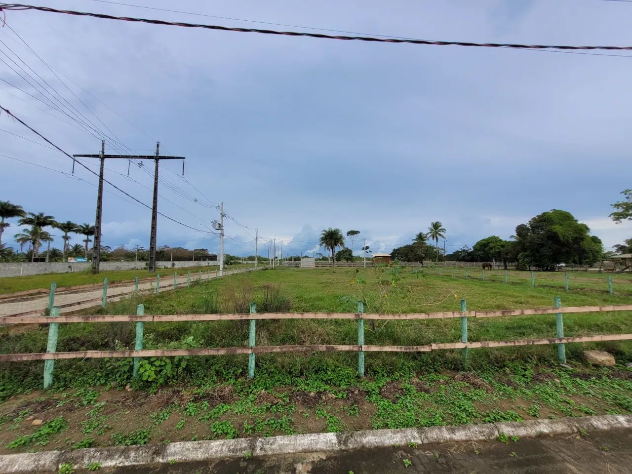 Lote com 1144 metros quadrados em Coqueiro Seco - AL