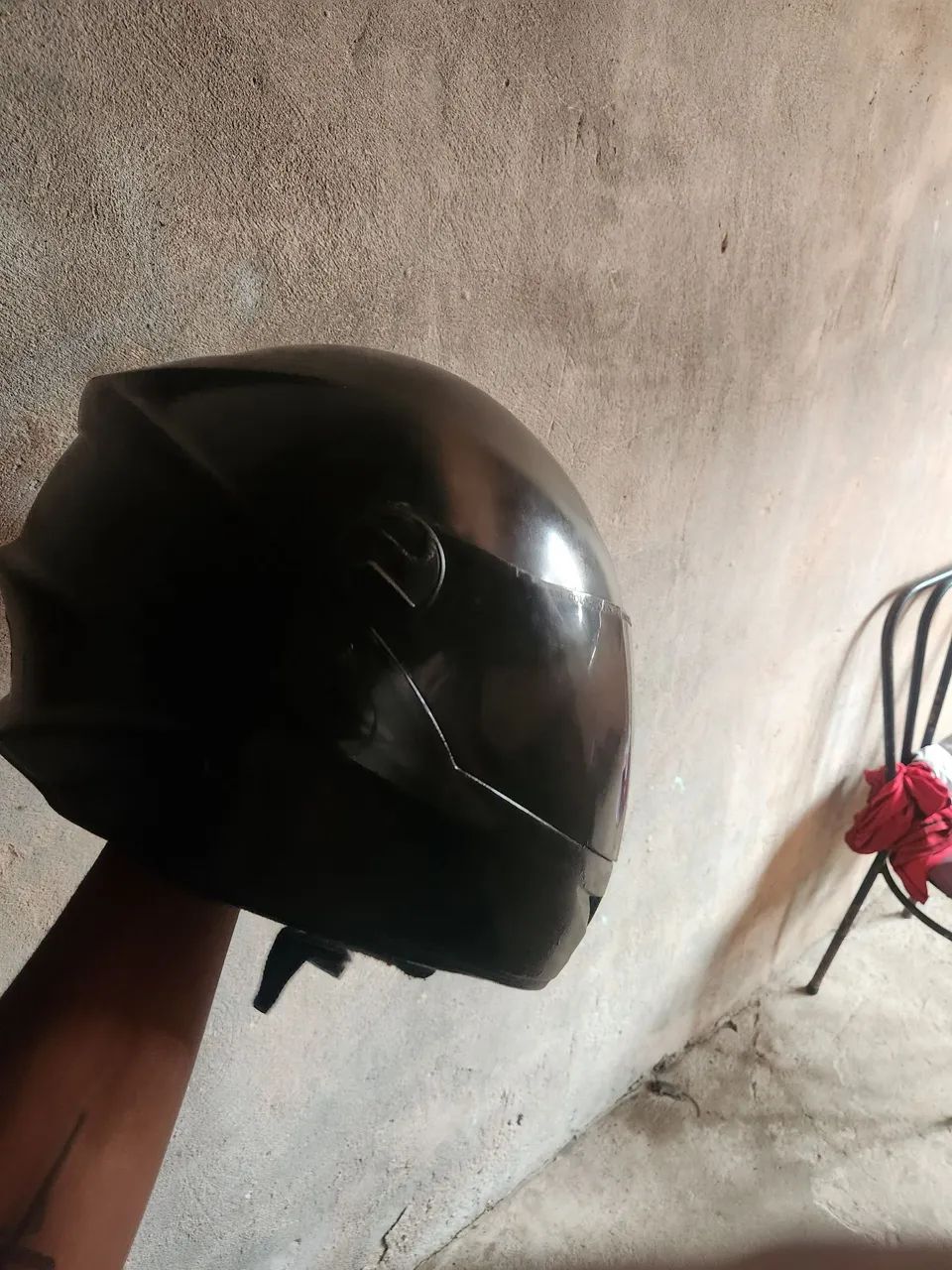 Capacete com narigueira alta