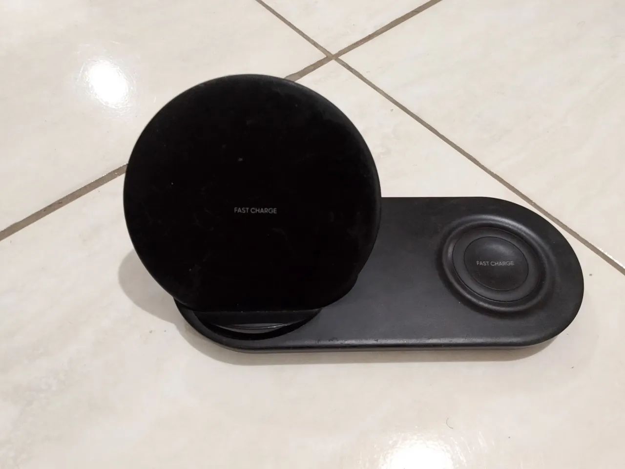Carregador de celular e relógio de indução