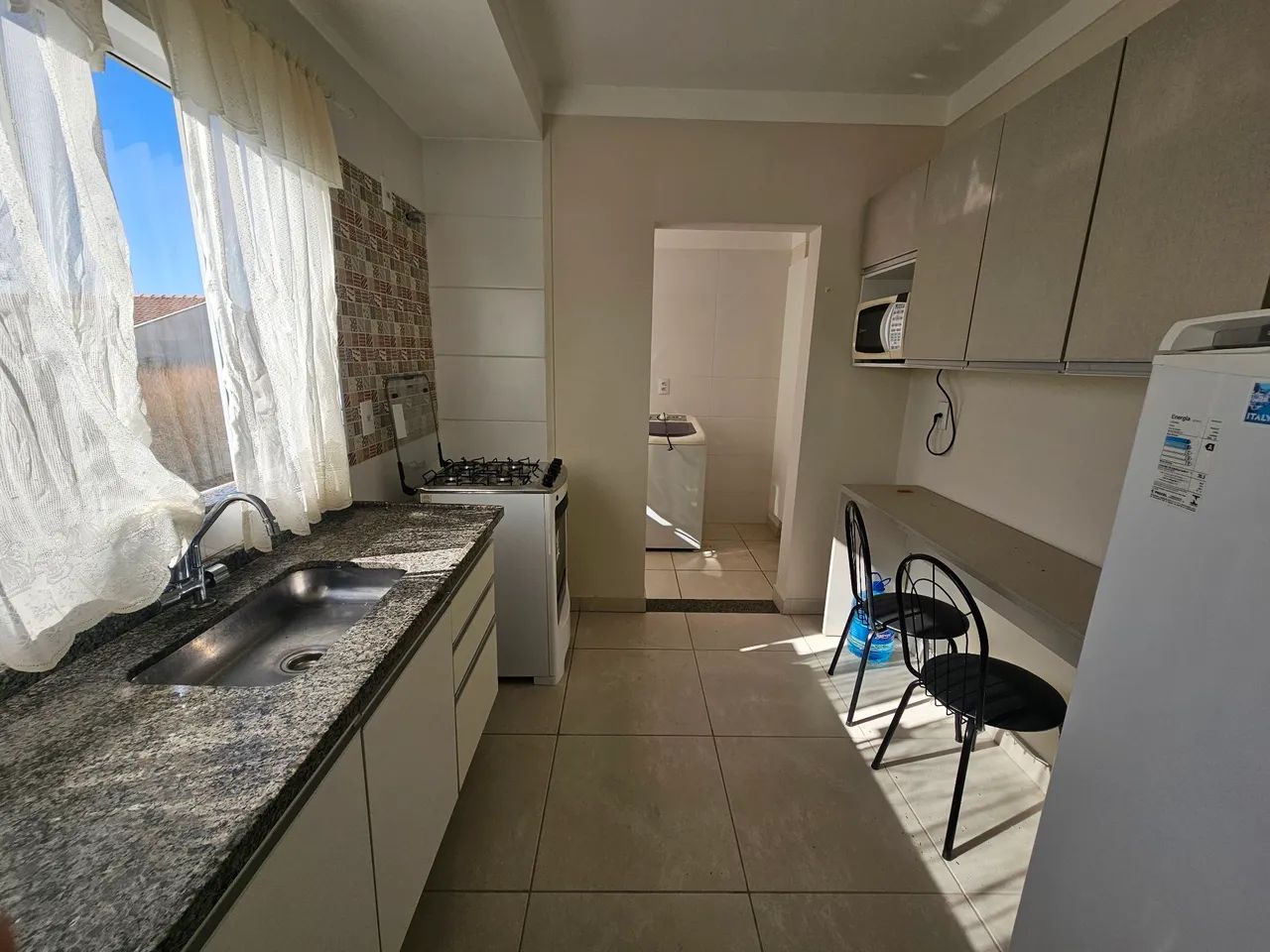 Apartamento Mobiliado 2 Quartos Próximo ao Centro - Foto 3