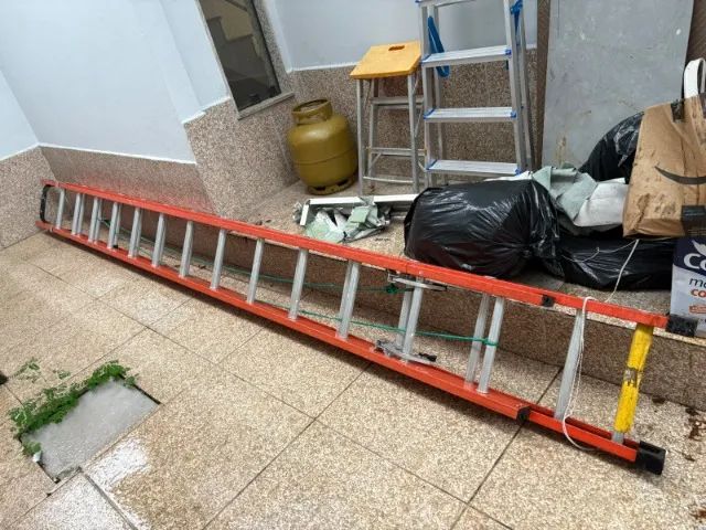 Escada  - Foto 2