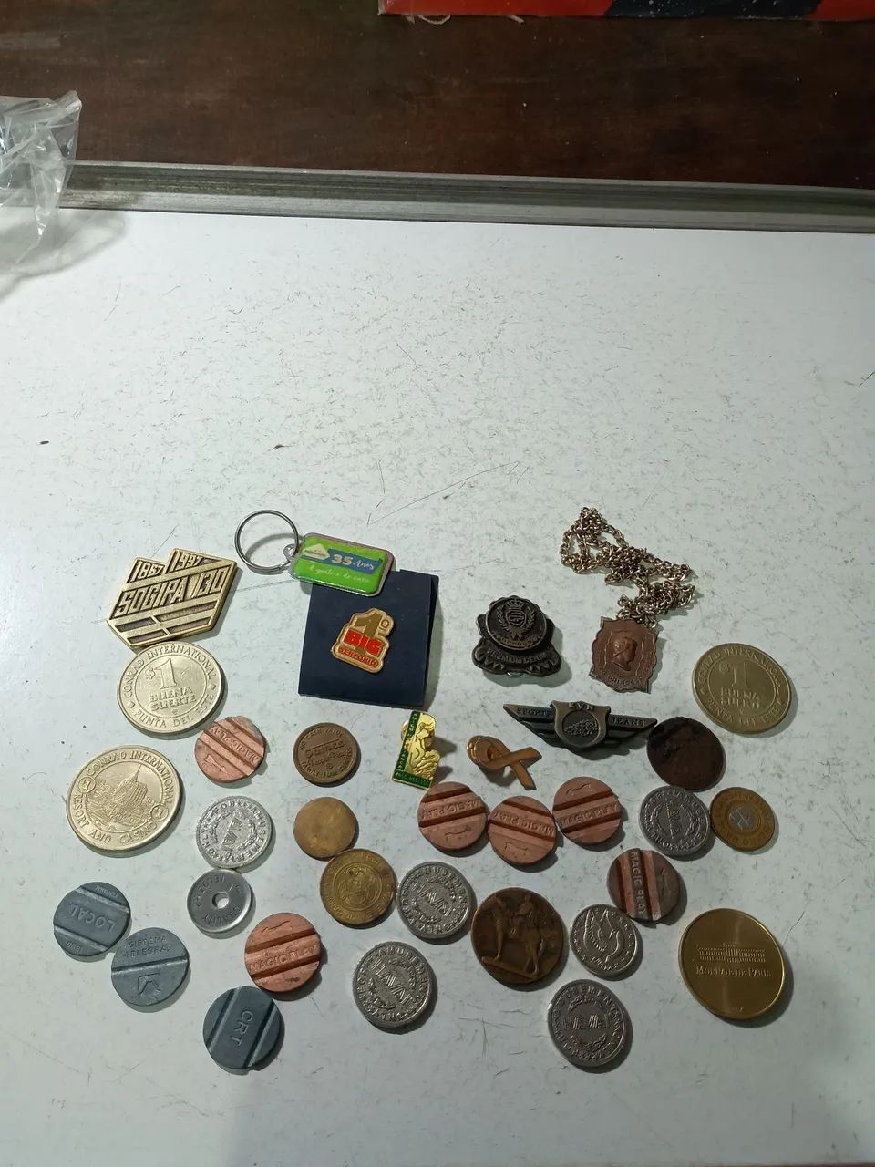 Medalhas/ souvenir/fichas antigas