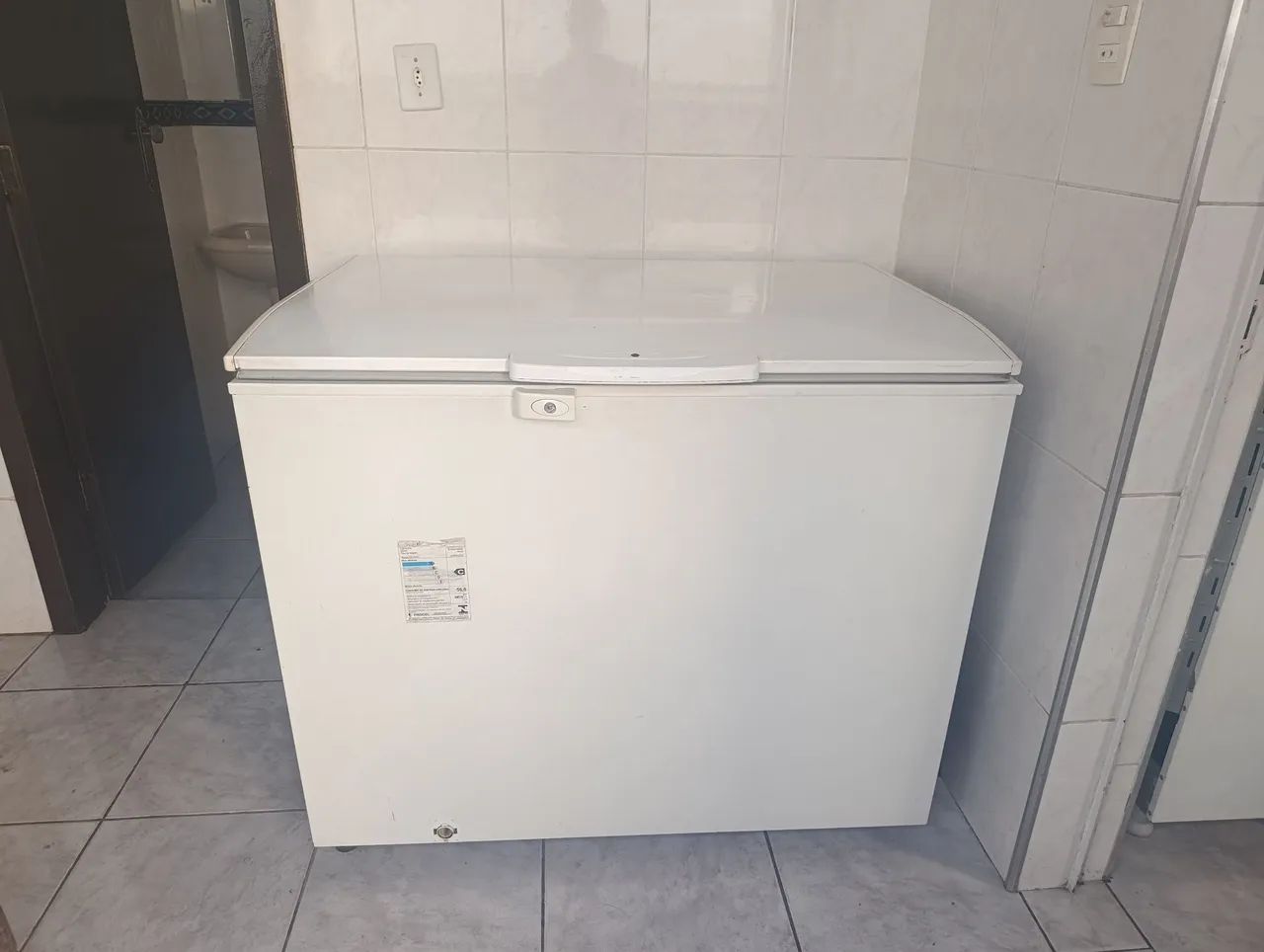 Vende freezer  horizontal com 1 tampa 