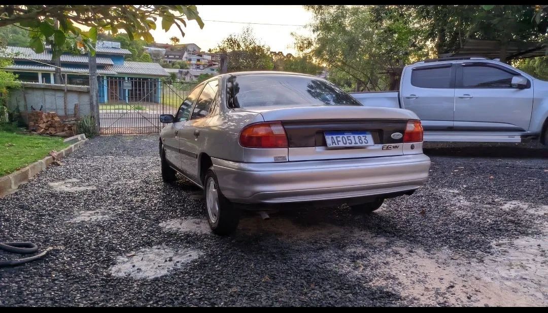 Ford Mondeo GLX 2.0 4P E 5P 1995