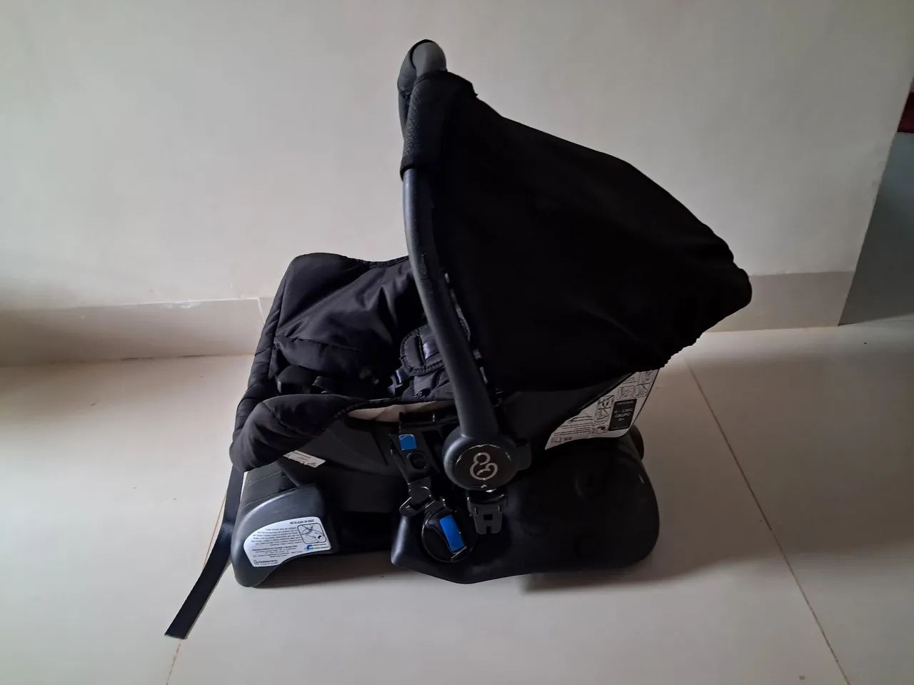 Kit carrinho + bebê conforto + base - Foto 4
