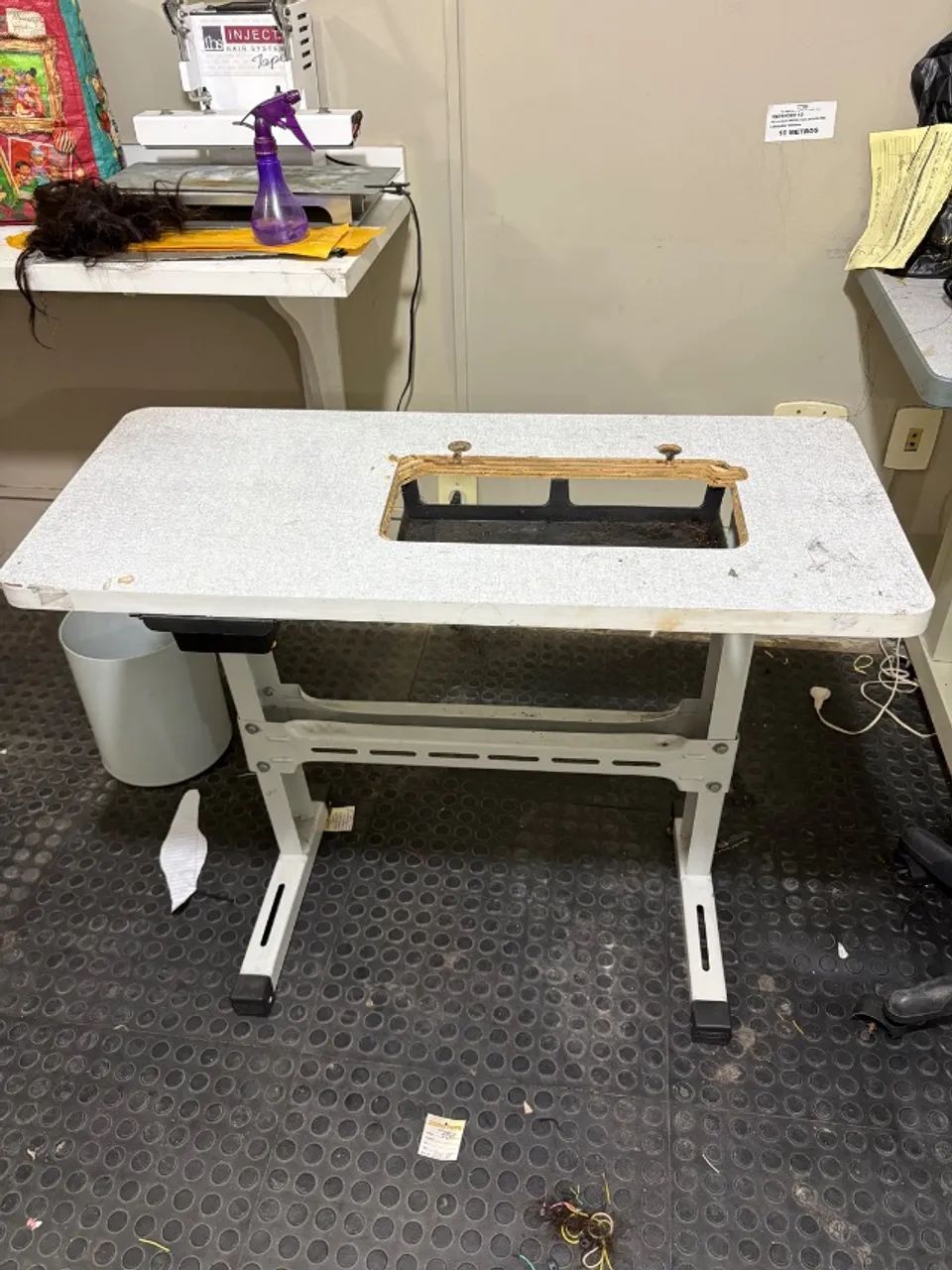 Bancada para máquina de costura 