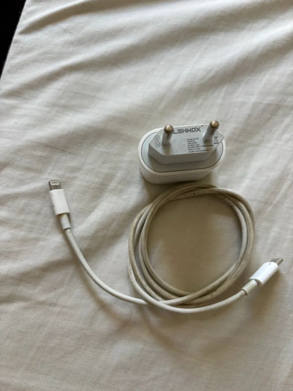 Carregador e Cabo usado  - Foto 2