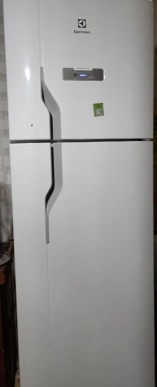 Vende se geladeira Electrolux 
