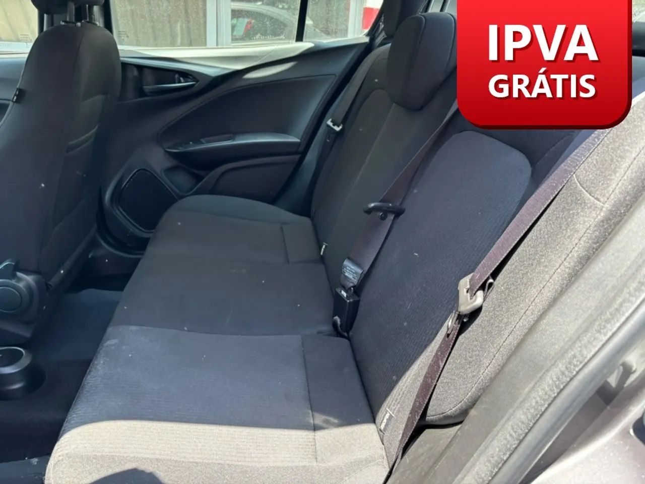 Fiat Cronos Drive 1.0 6V, foto 9 de 16
