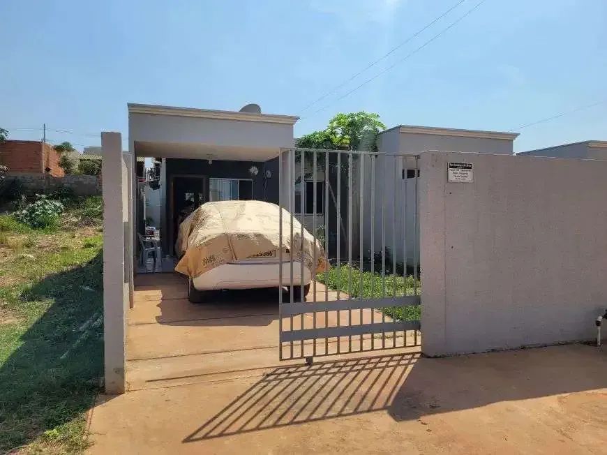 Casa á venda com 2 quartos! Documentação em dias! 
