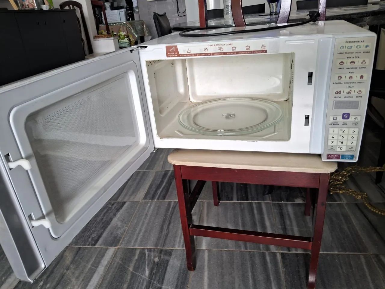Microondas Grande Electrolux 34 litros - Foto 2