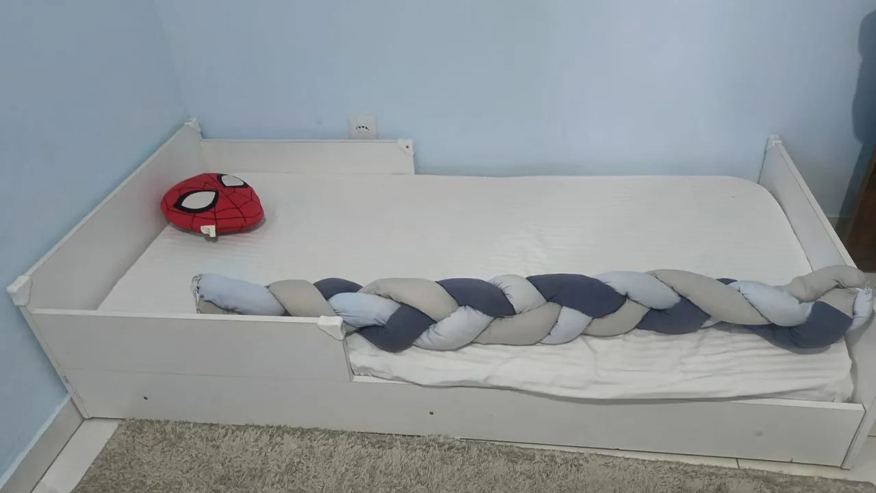 Selling children's bed with mattress