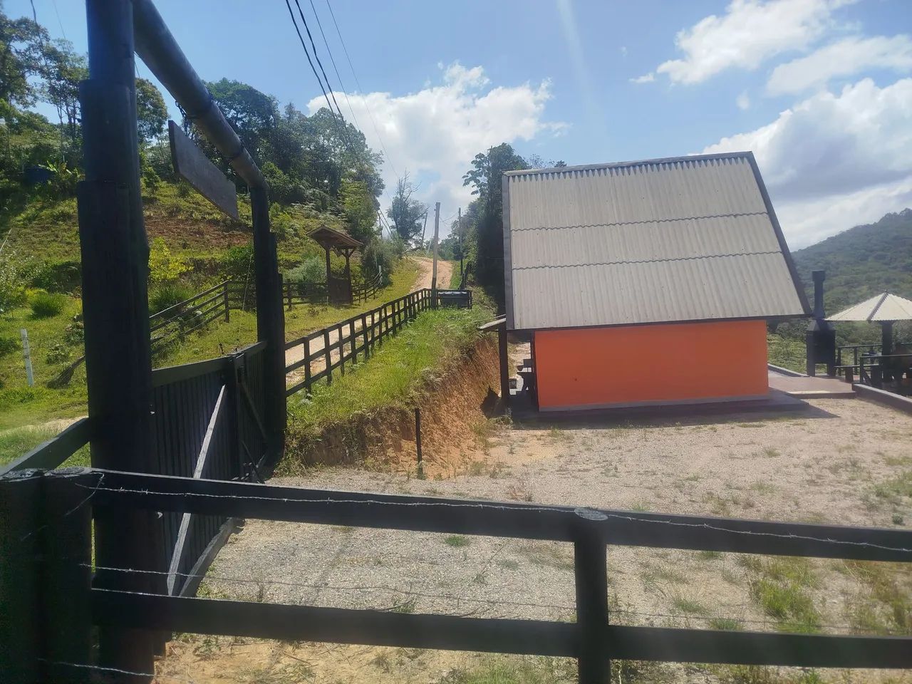 Chalé 6x6 na varginha santo amaro - Foto 2
