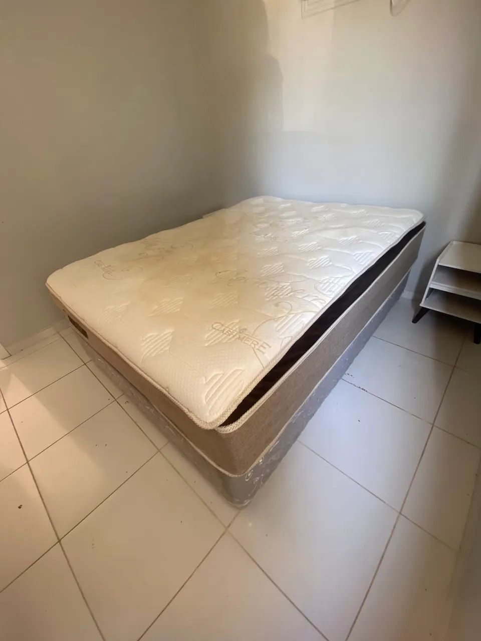 CAMA + COLCHÃO DE CASAL À VENDA - Foto 2