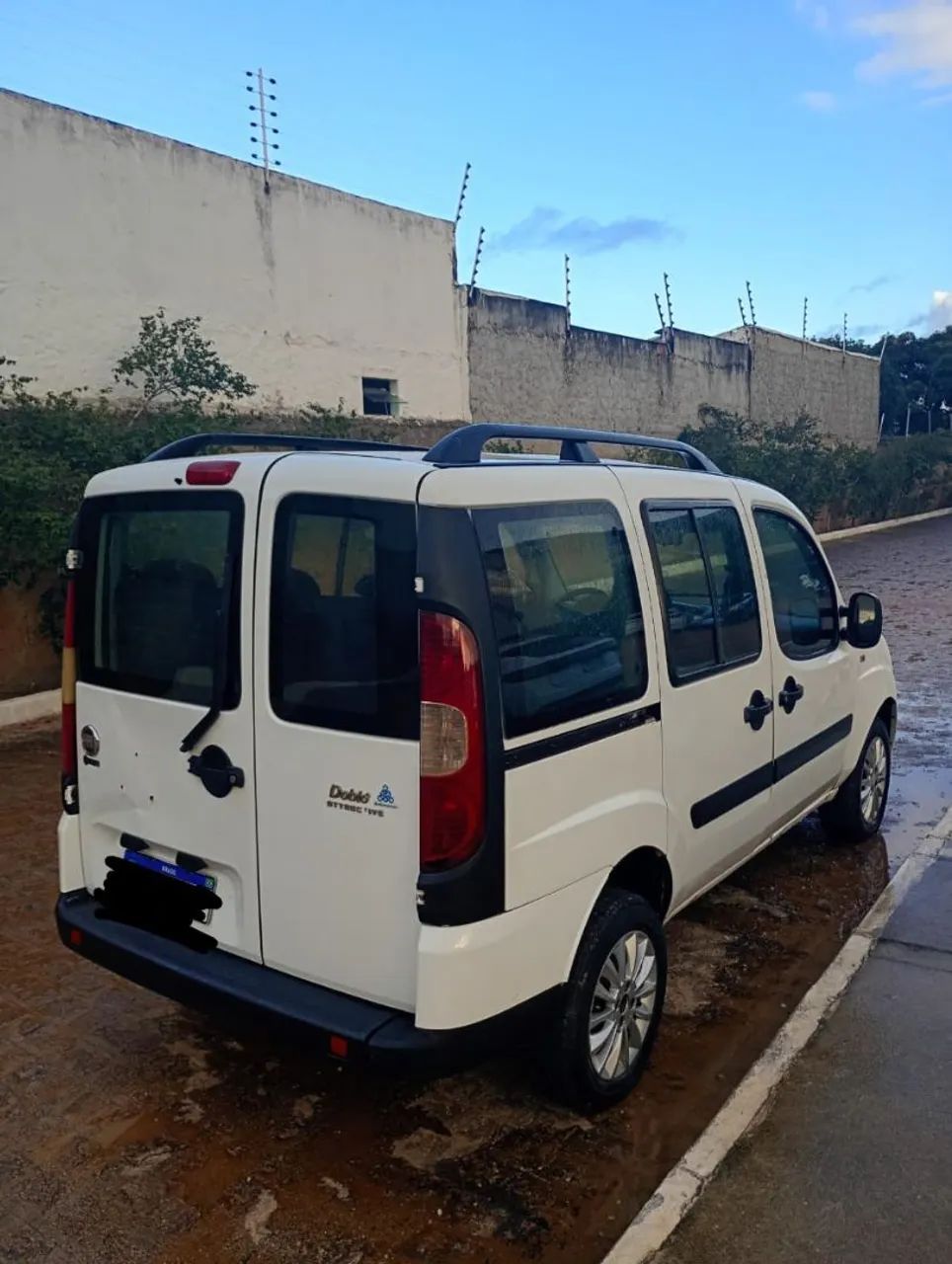Fiat Doblo Attractive 1.4 Fire Flex 8V 5P 2013 - Foto 4