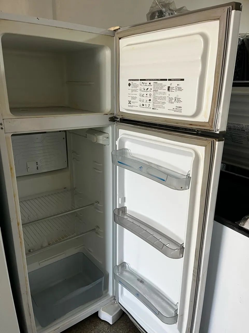 Geladeira com garantia  - Foto 2