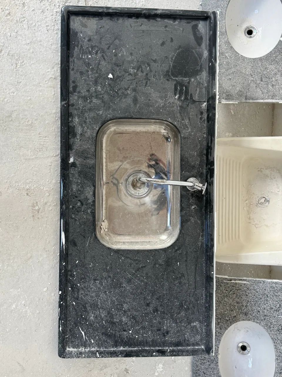 Resto de obra - Pia, porta, tanque e lavatório em granito - Foto 3