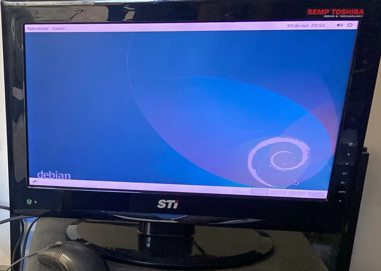 Monitor LED 18.5" Semp Toshiba STi Bivolt + Cabo VGA Incluso! (Modelo MLE1951W)