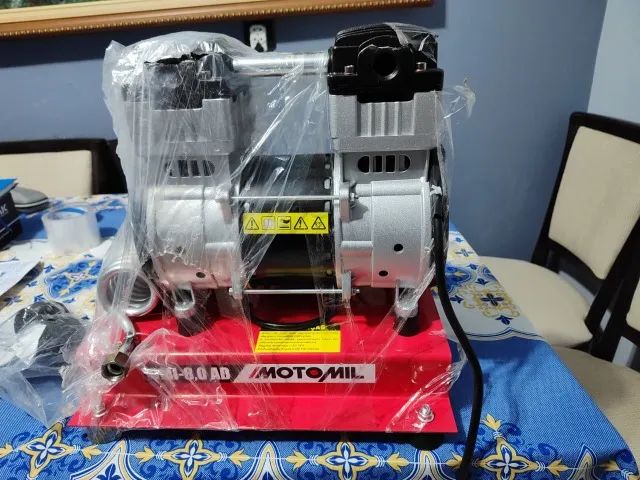 Compressor De Ar Elétrico Portátil Motomil Cmi-8,0/ad 1350 Silencioso 220V