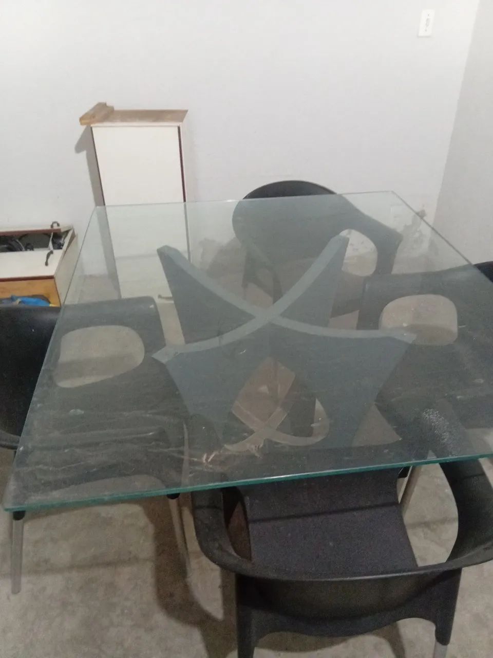 Mesa de vidro com 4 cadeiras - Foto 2