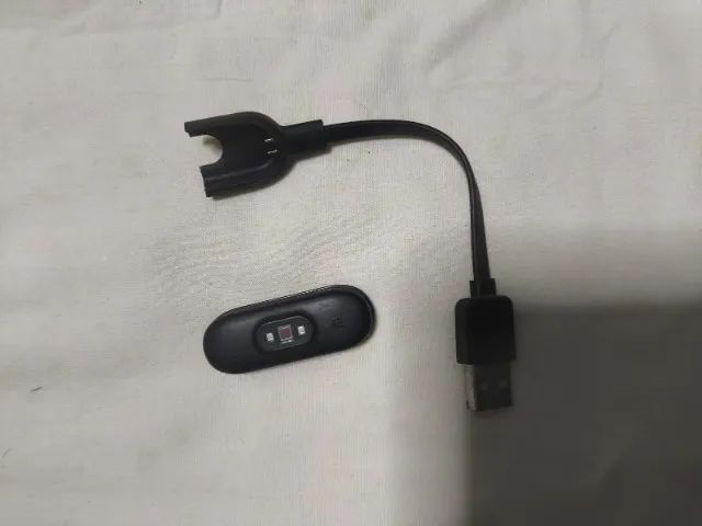 Mi Band 3 Xiaomi Com Carregador E Pulseira Não Esta Ligando (Usado) - Foto 4