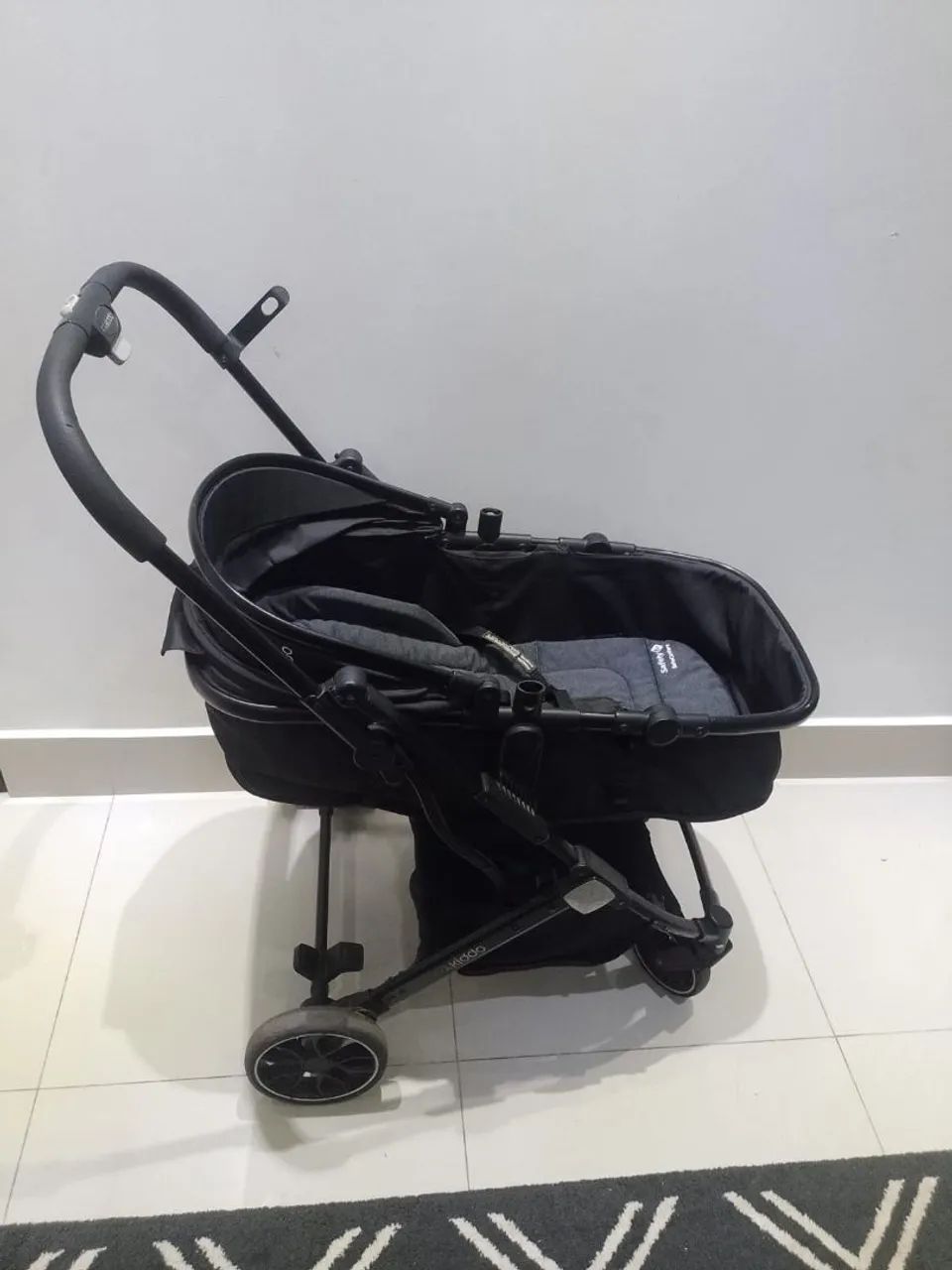 Carrinho de bebê Moisés e bebê conforto  - Foto 2