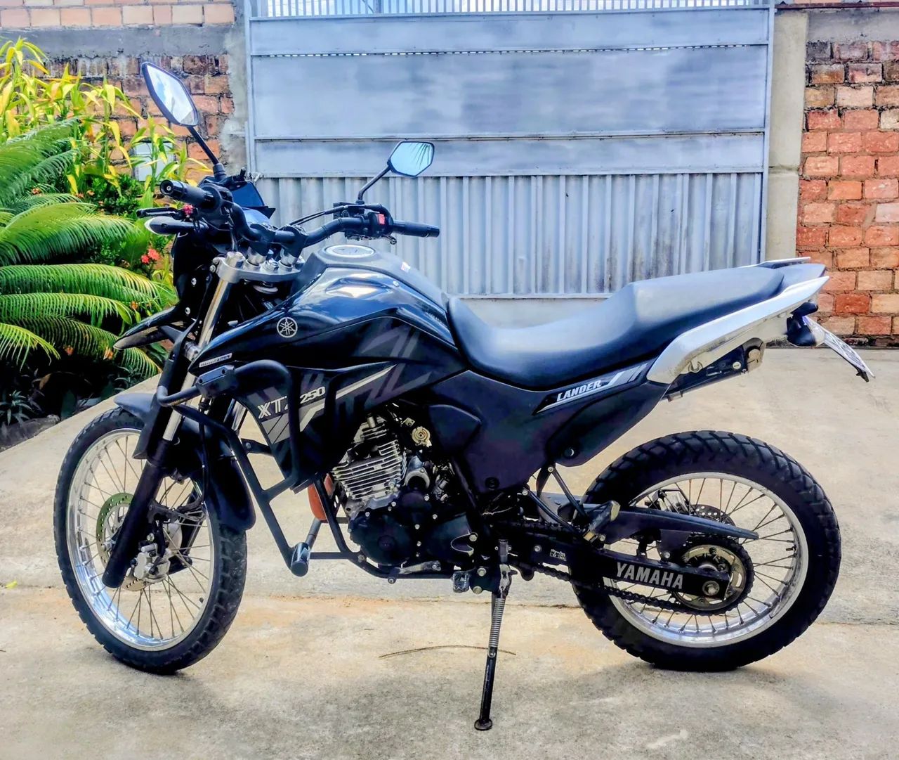 XTZ 250 Lander 