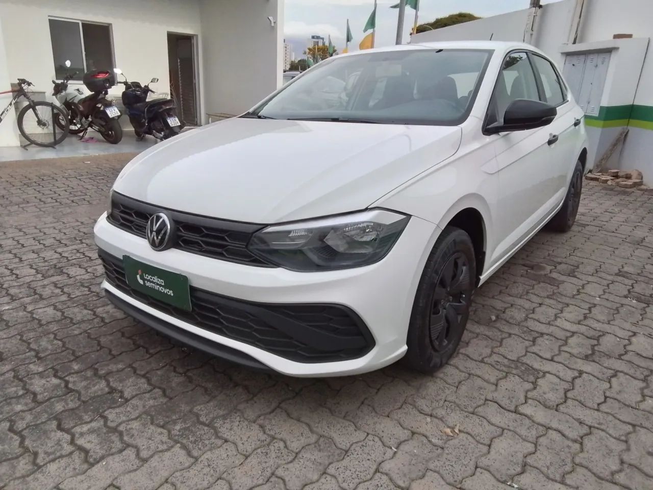 Volkswagen Polo Track 1.0 Flex 12V 5p, foto 1 de 12