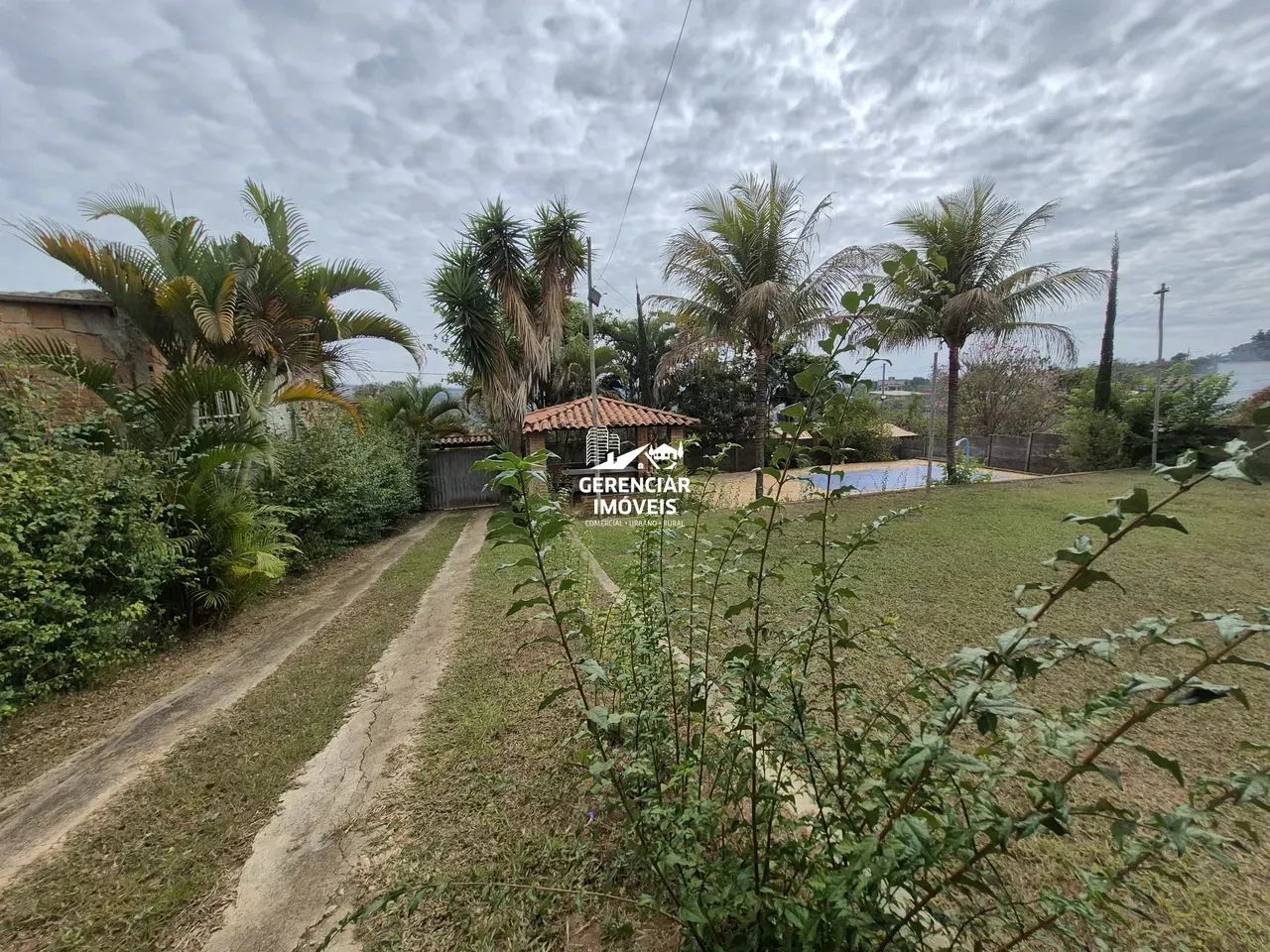 Chácara 720m² com piscina e 03 quartos (01 suíte) em Mateus Leme-MG - Foto 3