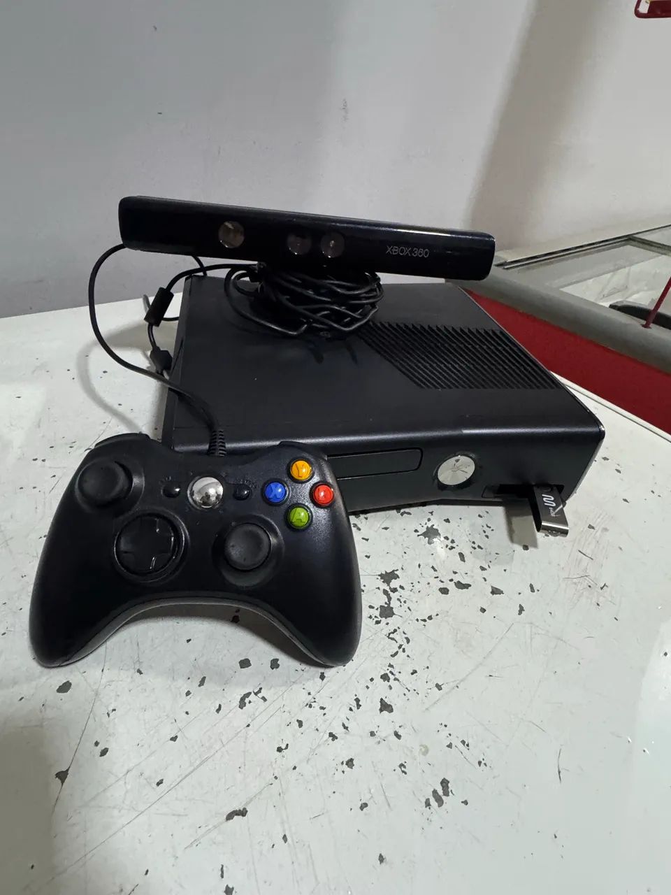 XBOX 360 SLIM FUNCIONANDO PERFEITAMENTE(ENVIO OLX PAY)