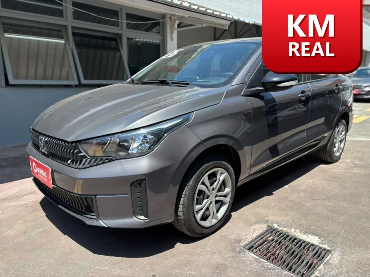 Fiat Cronos Drive 1.0 6V, foto 1 de 16