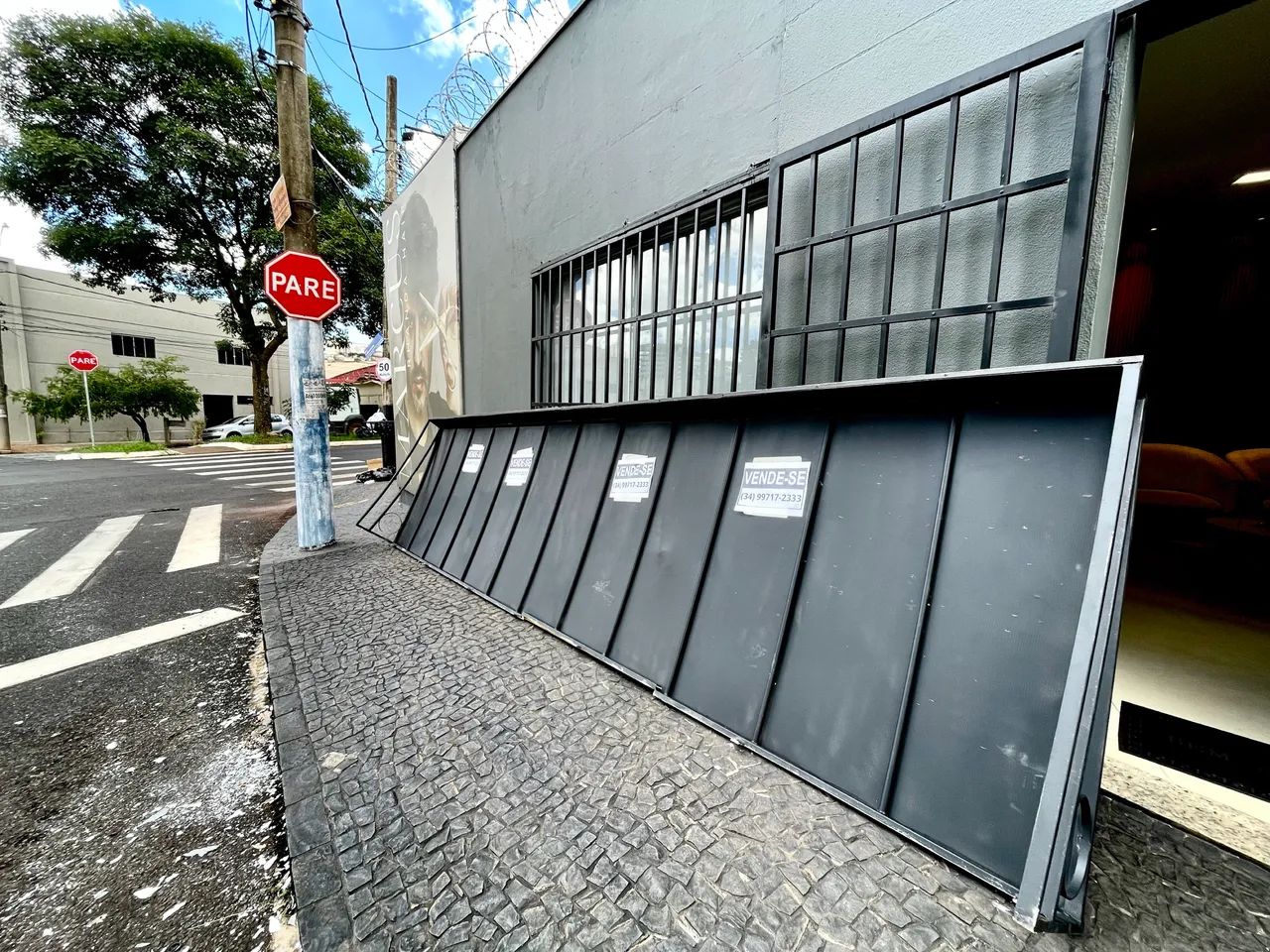 Vendo Toldo de Lona - Estrutura metálica  - Foto 2