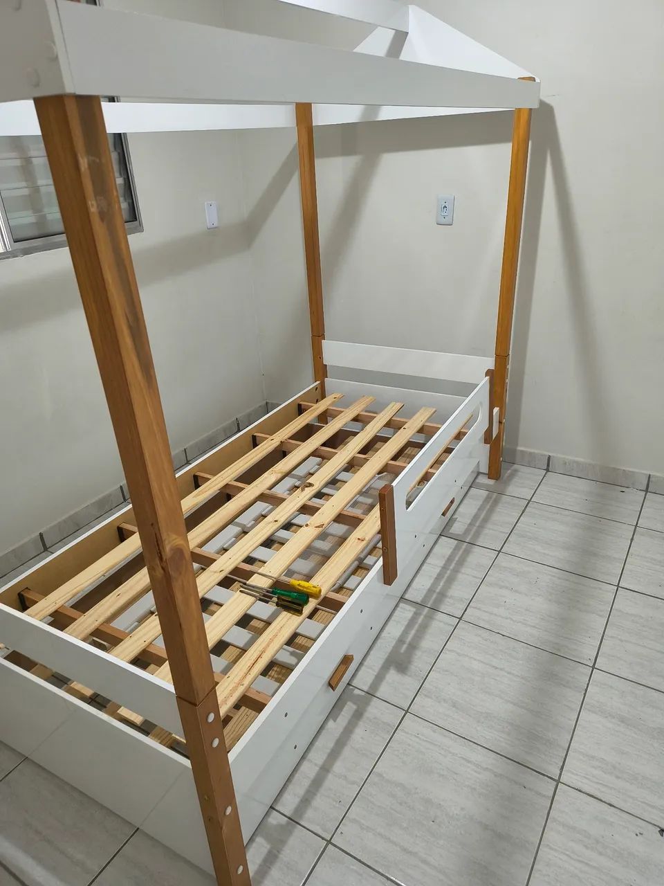 Vendo cama infantil com coma auxiliar  - Foto 5