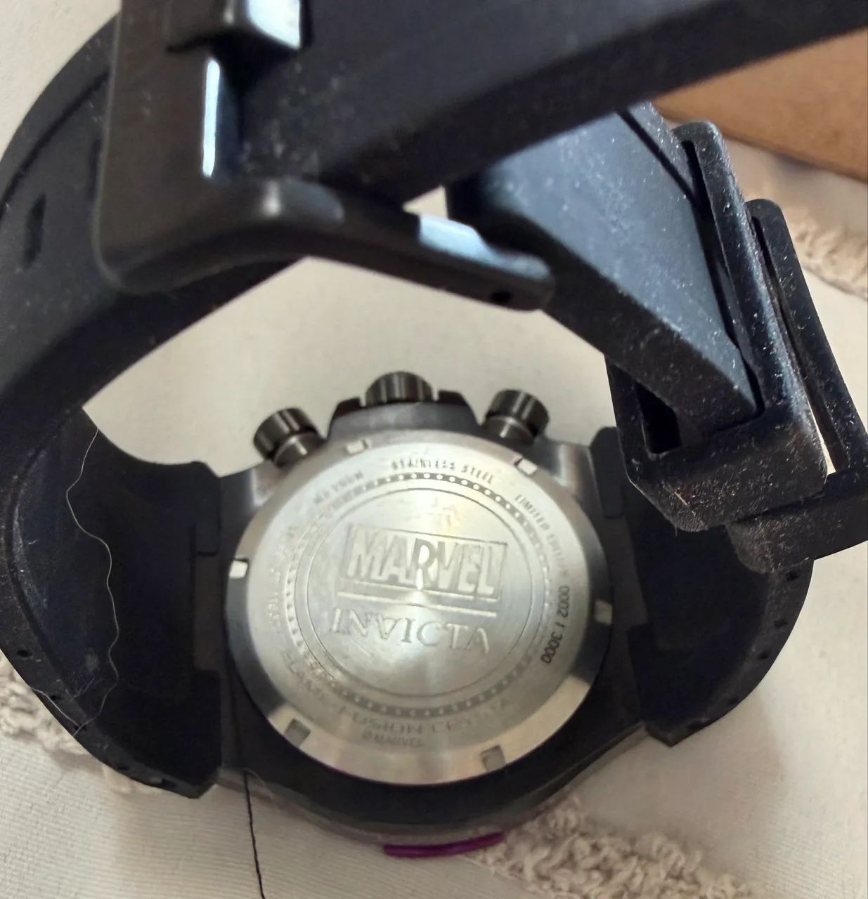 Relógio Invicta Marvel 52mm roxo - Foto 2