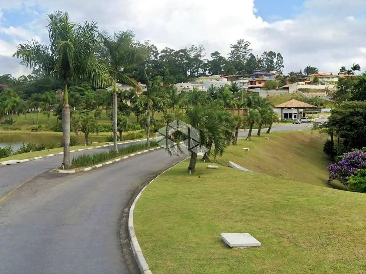 Terreno em condomínio a venda com 700m2 na Granja Viana - Terrenos ...
