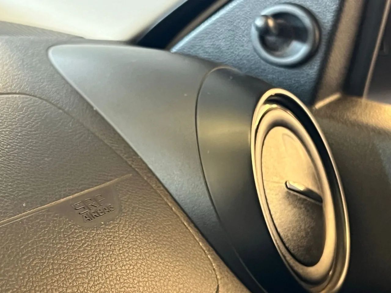 Renault Kwid 1.0 Zen, foto 17 de 20