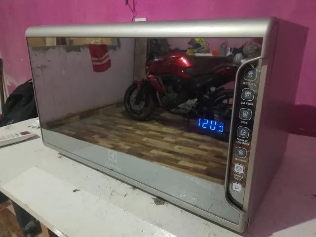 Microondas Eletrolux espelhado 31 litros  - Foto 4